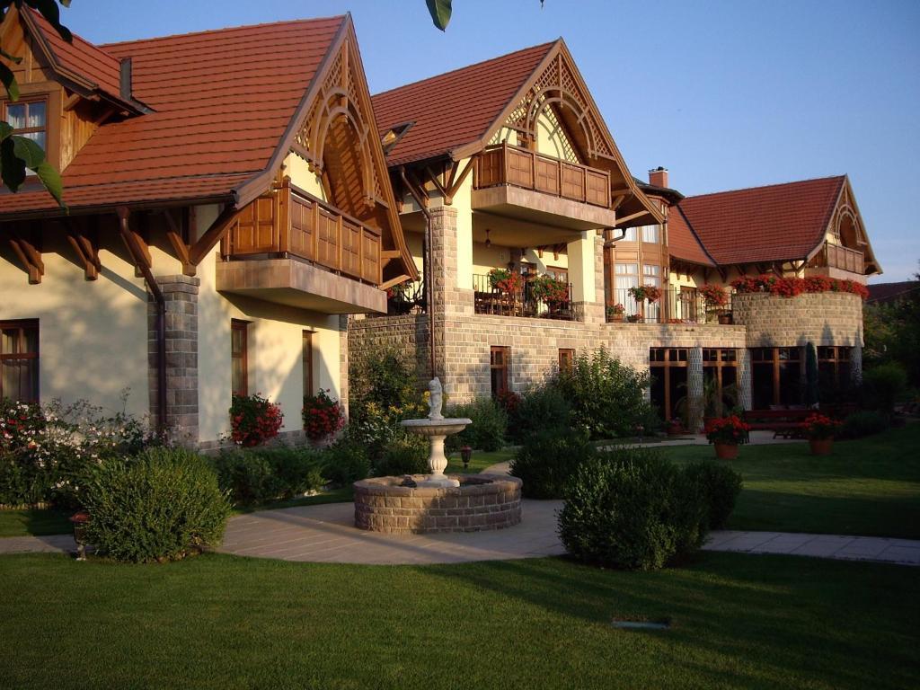 Palazzo Wellness Villa Eger Luaran gambar