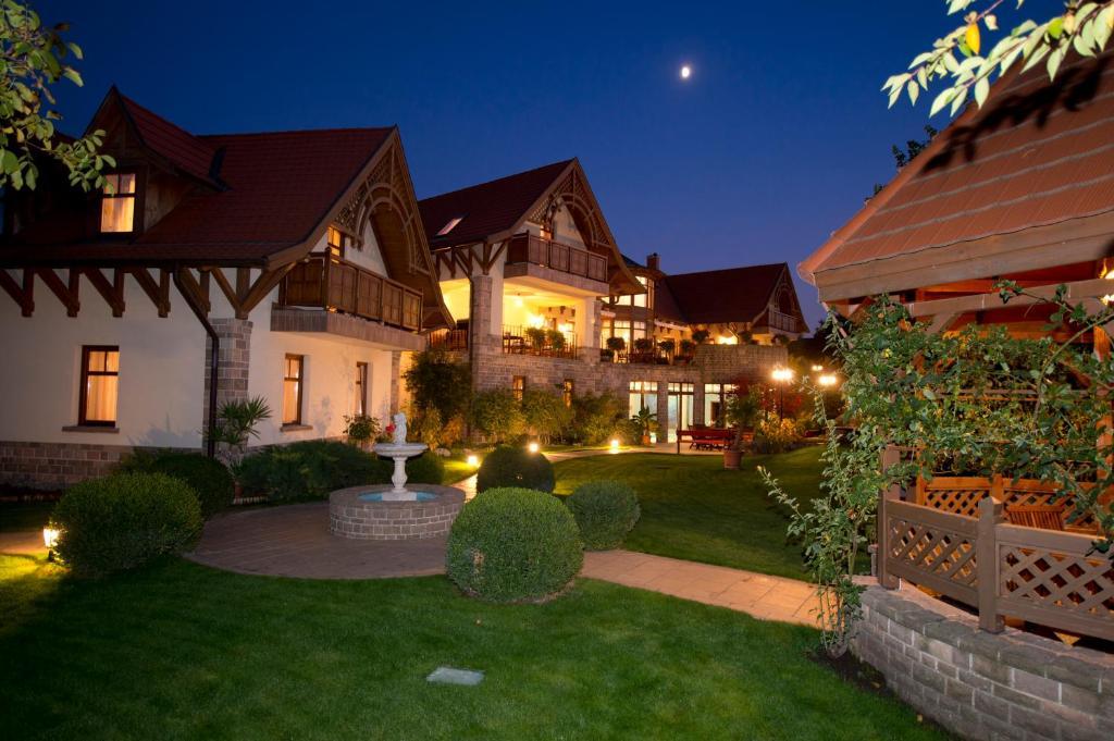 Palazzo Wellness Villa Eger Luaran gambar
