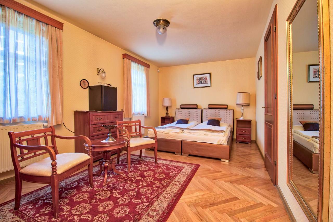 Palazzo Wellness Villa Eger Luaran gambar